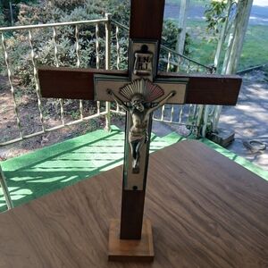 Source Unknown Brown and Silver Crucifix Sculpture